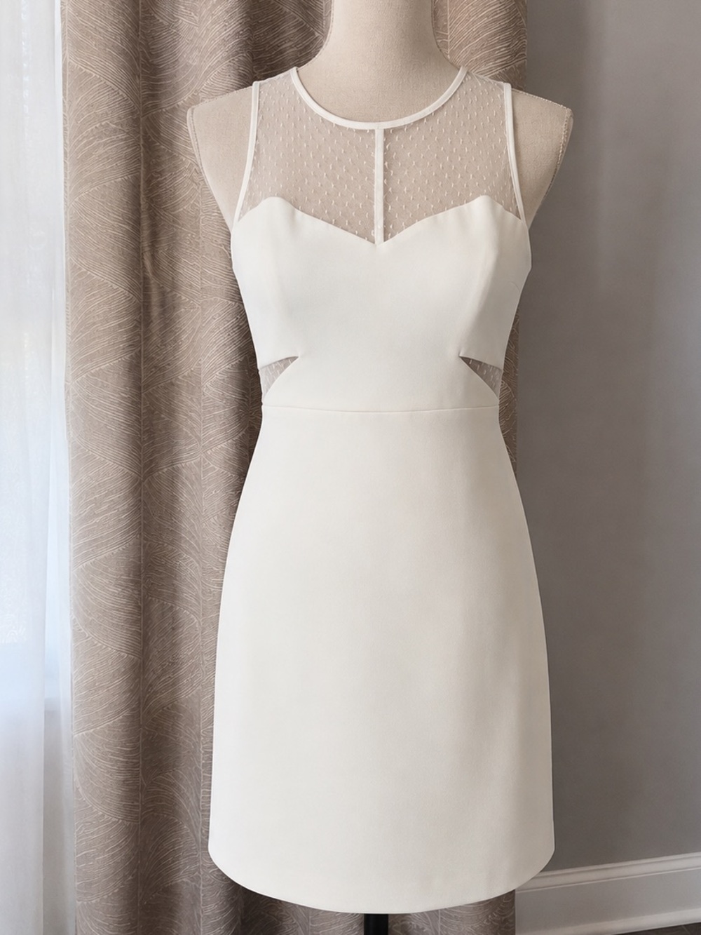 Express White Sleeveless Mesh Yoke Mini Dress size 8